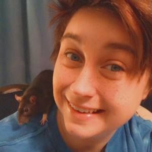 Meet your Posher, Adrienne